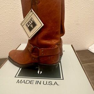 Women’s NWT Frye Harness 12R-WSHOV Cognac 7.5 
width - M